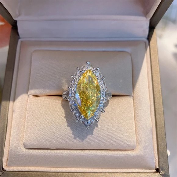 New 925 Silver Marquise Cut Yellow CZ Vintage Ring - Picture 4 of 6